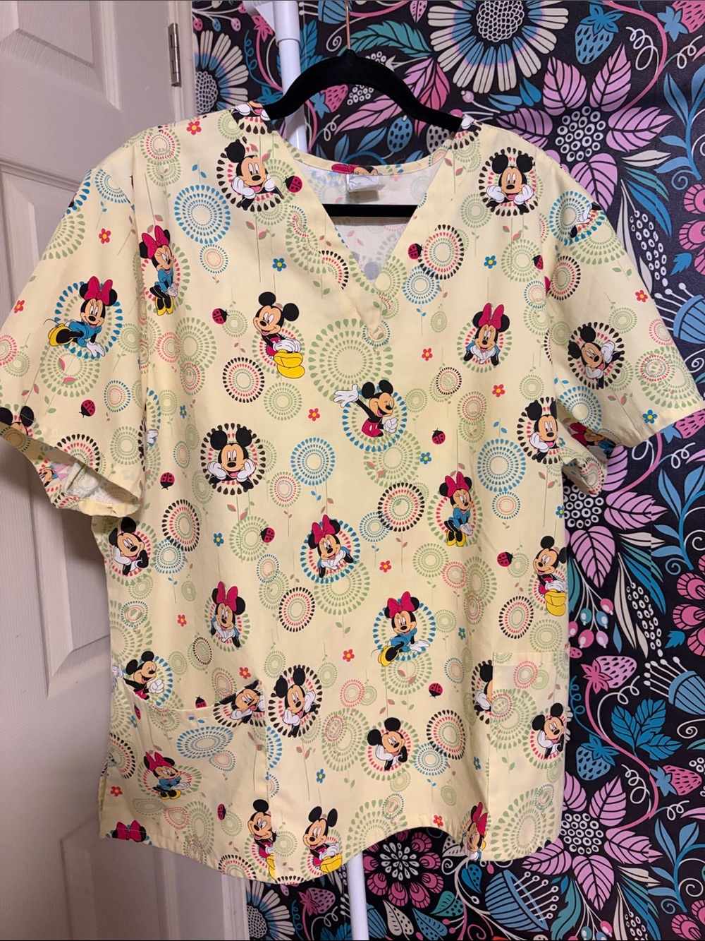 Disney Cream Minnie & Mickey Short Sleeve Scrub Top